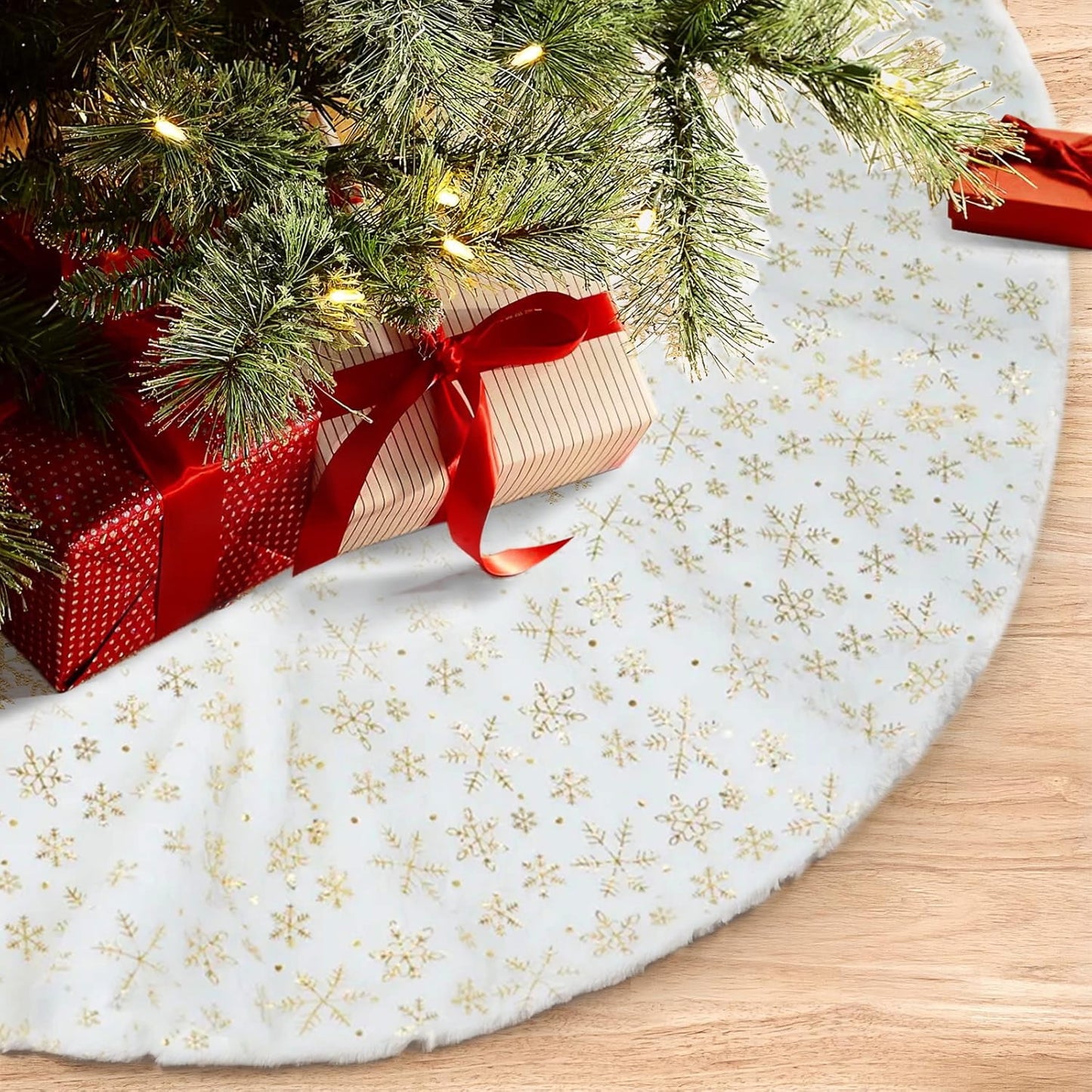 Christmas Tree Skirt 47 inches Xmas White Tree Skirts Snowflake Embroidery for Christmas Decorations Holiday Party